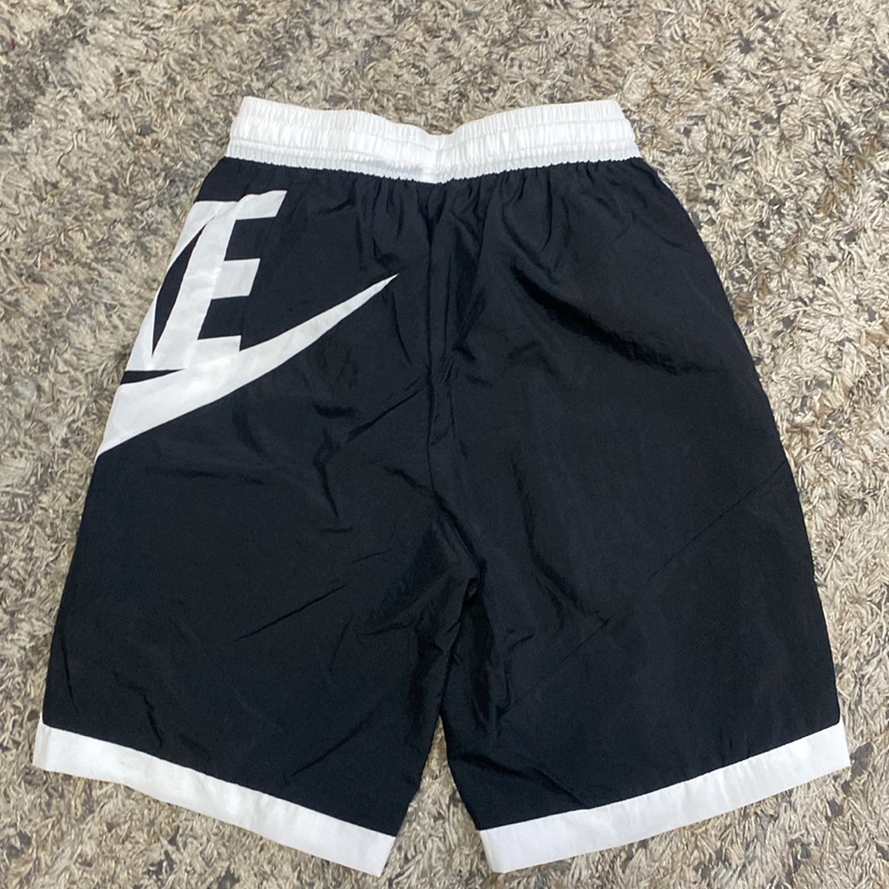 Nike throwback men’s Athletic Shorts with Swoosh sz small black white cv1829-010 - Picture 7 of 10